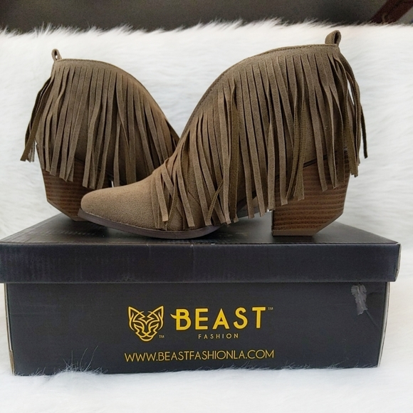 Beast Carrie boho fringe booties, Sz 6.5 - Picture 2 of 6
